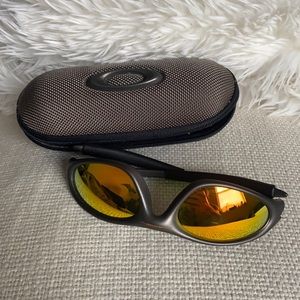 - 90s VINTAGE OAKLEY SUNGLASSES